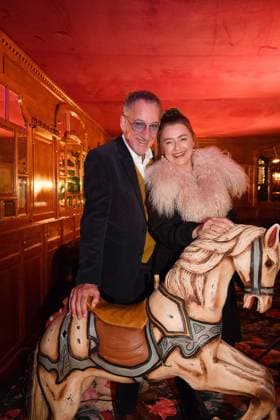 Heio von Stetten and Elisabeth Romano at the Teatro Secret Garden premiere on 6 11 2025 at the Spiegelpalast in Munich Teatro Dinnershow Secret Garden Gala Premiere 2025 in Munich