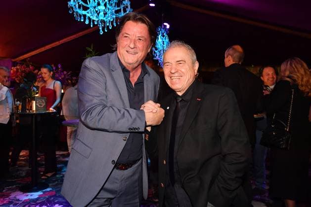 Georg Dingler and Guenther Sigl at the Teatro Secret Garden premiere on 6 11 2025 at the Spiegelpalast in Munich Teatro Dinnershow Secret Garden Gala Premiere 2025 in Munich