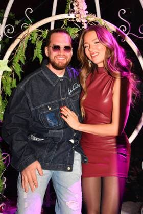 Adrian Louis and Joelina Drews at the Teatro Secret Garden premiere on 6 11 2025 at the Spiegelpalast in Munich Teatro Dinnershow Secret Garden Gala Premiere 2025 in Munich
