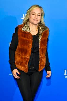 abb MtsDoubtfire Dorkas Kiefer actress guest on the blue carpet at the premiere Mrs Doubtfire The New Musical Hit at Capitol Theater on 06 11 2025 in Duesseldorf NRW Germany