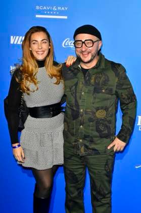 abb MtsDoubtfire Sebastian Lege, Joanna Joey Guenther as guests on the blue carpet at the premiere Mrs Doubtfire The New Musical Hit at Capitol Theater on 06 11 2025 in Duesseldorf NRW Germany
