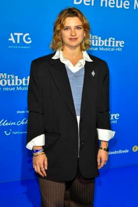abb MtsDoubtfire Sinje Irslinger Actress guest at the party for the premiere Mrs Doubtfire The New Musical Hit at Capitol Theater on 06 11 2025 in Duesseldorf NRW Germany
