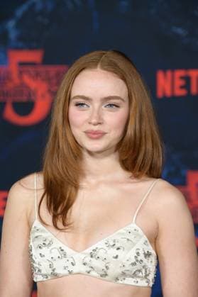Stranger Things 5 Premiere - Los Angeles, USA LOS ANGELES, USA. November 06, 2025: Sadie Sink at the premiere for Netflix s Stranger Things 5 at the TCL Chinese Theatre. Los Angeles CA USA  Copyright: xPaulxSmith Featureflashx