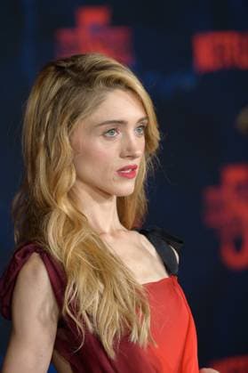Stranger Things 5 Premiere - Los Angeles, USA LOS ANGELES, USA. November 06, 2025: Natalia Dyer at the premiere for Netflix s Stranger Things 5 at the TCL Chinese Theatre. Los Angeles CA USA  Copyright: xPaulxSmith Featureflashx