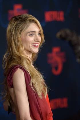 Stranger Things 5 Premiere - Los Angeles, USA LOS ANGELES, USA. November 06, 2025: Natalia Dyer at the premiere for Netflix s Stranger Things 5 at the TCL Chinese Theatre. Los Angeles CA USA  Copyright: xPaulxSmith Featureflashx