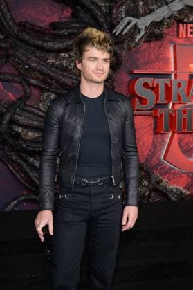 Stranger Things 5 Premiere - Los Angeles, USA LOS ANGELES, USA. November 06, 2025: Joe Keery at the premiere for Netflix s Stranger Things 5 at the TCL Chinese Theatre. Los Angeles CA USA  Copyright: xPaulxSmith Featureflashx