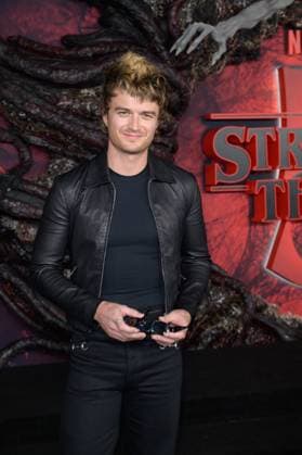 Stranger Things 5 Premiere - Los Angeles, USA LOS ANGELES, USA. November 06, 2025: Joe Keery at the premiere for Netflix s Stranger Things 5 at the TCL Chinese Theatre. Los Angeles CA USA  Copyright: xPaulxSmith Featureflashx