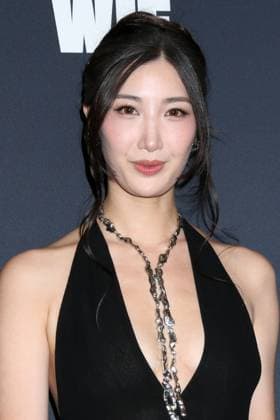 November 7, 2025, Beverly Hills, Ca, USA: LOS ANGELES - NOV 6: EJAE at the 2025 Women in Film Honors at the Beverly Hilton Hotel on November 6, 2025 in Beverly Hills, CA Beverly Hills USA - ZUMAb170 20251107_aap_b170_114 Copyright: xKayxBlakex