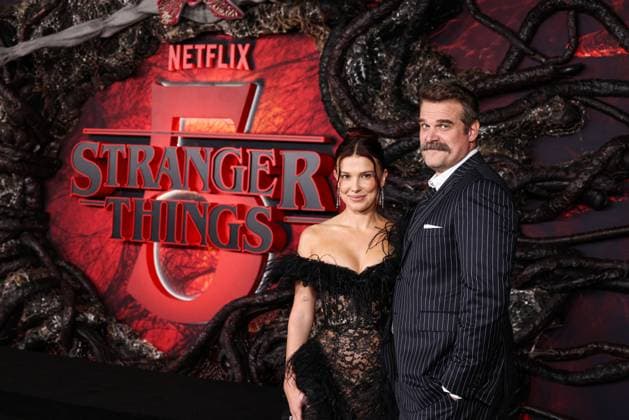 Los Angeles Premiere Of Netflix s Stranger Things Season 5 Millie Bobby Brown and David Harbour arrive at the Los Angeles Premiere Of Netflix s Stranger Things Season 5 held at the TCL Chinese Theatre IMAX in Hollywood, Los Angeles, California, United States. TCL Chinese Theatre IMAX, Hollywood, Los Angeles, California, USA California United States  Copyright: xImagexPressxAgencyx originalFilename: collin-losangel251107_np03R.jpg