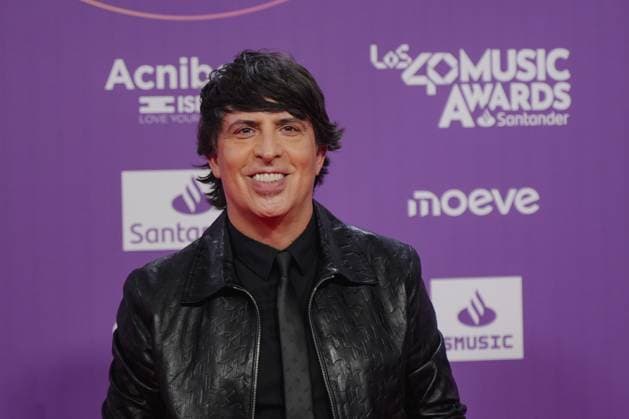Photocall of Los40 Music Awards Santander 2025 in Valencia Broadcaster Dani Moreno El Gallo during the photocall prior to the Los40 Music Awards Santander 2025, at the Roig Arena, on November 7, 2025, in Valencia, Comunidad Valenciana Spain This edition marks the 20th anniversary of the awards, considered one of the most important music events in Spain and internationally 07 NOVEMBER 2025 MUSIC FAMOUS SINGERS LOS 40 POSED PHOTOCALL Valencia Comunidad Valenciana Valencia Comunidad Valenciana Spain  Copyright: xJorgexGilx 7083842