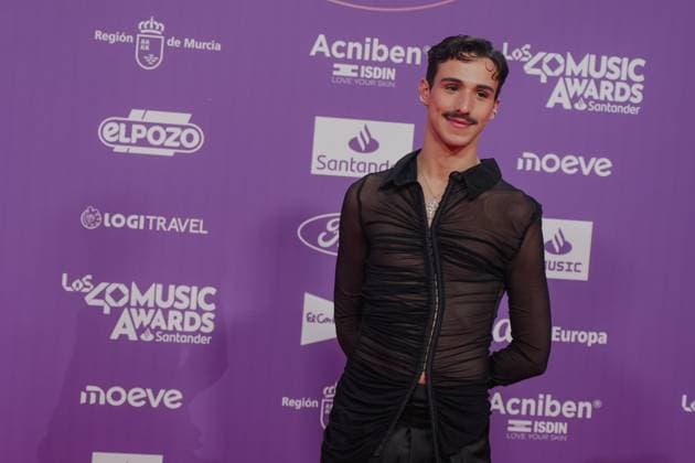 Photocall of Los40 Music Awards Santander 2025 in Valencia Singer Mayo during the photocall prior to the Los40 Music Awards Santander 2025, at the Roig Arena, on November 7, 2025, in Valencia, Comunidad Valenciana Spain This edition marks the 20th anniversary of the awards, considered one of the most important music events in Spain and internationally 07 NOVEMBER 2025 MUSIC FAMOUS SINGERS LOS 40 POSED PHOTOCALL Valencia Comunidad Valenciana Valencia Comunidad Valenciana Spain  Copyright: xJorgexGilx 7083950