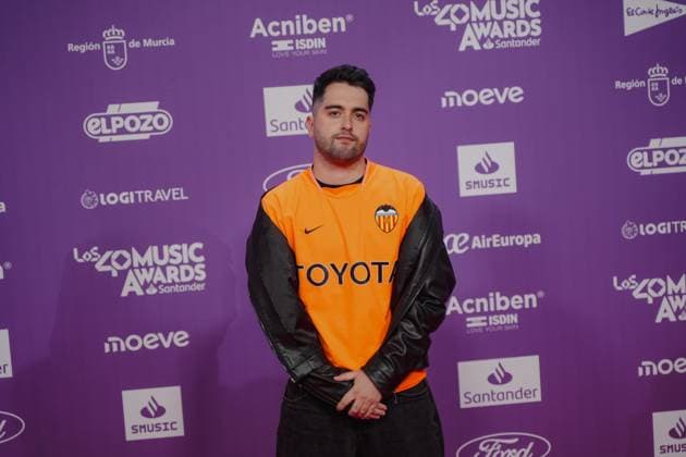 Photocall of Los40 Music Awards Santander 2025 in Valencia Singer Chema Rivas during the photocall prior to the Los40 Music Awards Santander 2025, at the Roig Arena, on November 7, 2025, in Valencia, Comunidad Valenciana Spain This edition marks the 20th anniversary of the awards, considered one of the most important music events in Spain and internationally 07 NOVEMBER 2025 MUSIC FAMOUS SINGERS LOS 40 POSED PHOTOCALL Valencia Comunidad Valenciana Valencia Comunidad Valenciana Spain  Copyright: xJorgexGilx 7083999