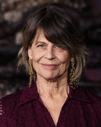 Los Angeles Premiere Of Netflix s Stranger Things Season 5 HOLLYWOOD, LOS ANGELES, CALIFORNIA, USA - NOVEMBER 06: Linda Hamilton arrives at the Los Angeles Premiere Of Netflix s Stranger Things Season 5 held at the TCL Chinese Theatre IMAX on November 6, 2025 in Hollywood, Los Angeles, California, United States., Credit:Xavier Collin Avalon United States, California, Hollywood, TCL Chinese Theatre IMAX Copyright: xXavierxCollinx xAvalonx 1050959137