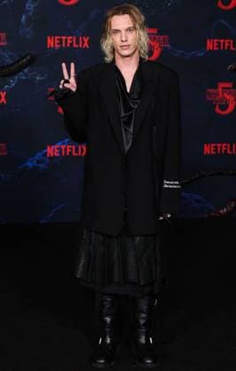 Los Angeles Premiere Of Netflix s Stranger Things Season 5 HOLLYWOOD, LOS ANGELES, CALIFORNIA, USA - NOVEMBER 06: Jamie Campbell Bower arrives at the Los Angeles Premiere Of Netflix s Stranger Things Season 5 held at the TCL Chinese Theatre IMAX on November 6, 2025 in Hollywood, Los Angeles, California, United States., Credit:Xavier Collin Avalon United States, California, Hollywood, TCL Chinese Theatre IMAX Copyright: xXavierxCollinx xAvalonx 1050958302