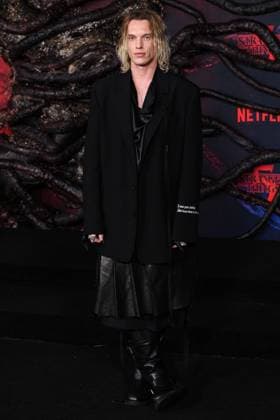 Los Angeles Premiere Of Netflix s Stranger Things Season 5 HOLLYWOOD, LOS ANGELES, CALIFORNIA, USA - NOVEMBER 06: Jamie Campbell Bower arrives at the Los Angeles Premiere Of Netflix s Stranger Things Season 5 held at the TCL Chinese Theatre IMAX on November 6, 2025 in Hollywood, Los Angeles, California, United States., Credit:Xavier Collin Avalon United States, California, Hollywood, TCL Chinese Theatre IMAX Copyright: xXavierxCollinx xAvalonx 1050958310