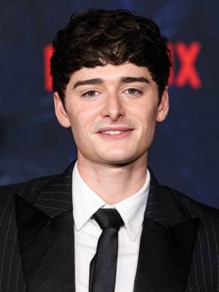 Los Angeles Premiere Of Netflix s Stranger Things Season 5 HOLLYWOOD, LOS ANGELES, CALIFORNIA, USA - NOVEMBER 06: Noah Schnapp wearing Balmain and a Hublot timepiece arrives at the Los Angeles Premiere Of Netflix s Stranger Things Season 5 held at the TCL Chinese Theatre IMAX on November 6, 2025 in Hollywood, Los Angeles, California, United States., Credit:Xavier Collin Avalon United States, California, Hollywood, TCL Chinese Theatre IMAX Copyright: xXavierxCollinx xAvalonx 1050961622