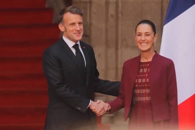 French President Emmanuel Macron working visit to Mexico Mexico™s President Claudia Sheinbaum Pardo and French President Emmanuel Macron during the welcome ceremony as part of Emmanuel Macron working visit to Mexico at the National Palace. on November 7, 2025 in Mexico City, Mexico. (Photo by Carlos Santiago Eyepix Group) Copyright: xCarlosxSantiago xEyepixxGroupx CS_07112025_172607