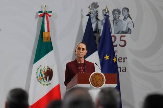 November 7, 2025. Mexico City, Mexico: Joint Mexico-France press conference with Mexican President Claudia Sheinbaum and French President Emmanuel Macron in the Treasury Room of the National Palace. Mexico City USA - ZUMAe321 20251107_zia_e321_026 Copyright: xCarlosxSantiagox