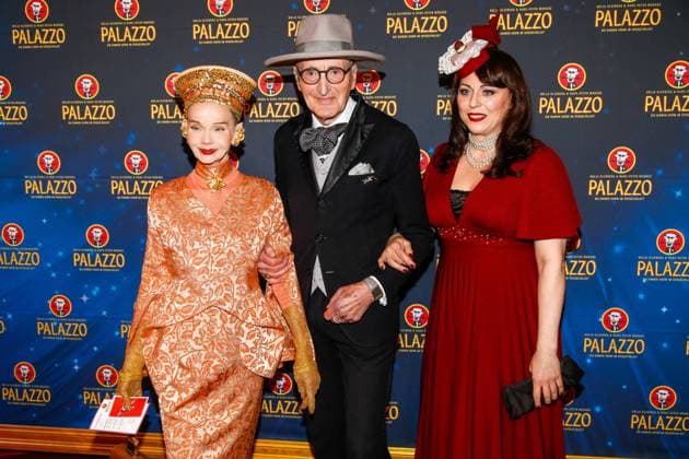 Gala Premiere 2025 of the Palazzo Dinner Show at the Spiegelpalast in Berlin Berlin, 7 11 2025 Britt Kanja, Davila Federico and Günther Krabbenhöft at the Gala Premiere 2025 of the Palazzo Dinner Show at the Spiegelpalast in Berlin Berlin Copyright: xMatthiasxGränzdörferx
