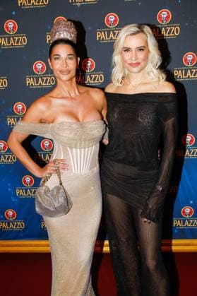 Gala Premiere 2025 of the Palazzo Dinner Show at the Spiegelpalast in Berlin Berlin, 7 11 2025 Micaela Schäfer and Sarah Kern at the Gala Premiere 2025 of the Palazzo Dinner Show at the Spiegelpalast in Berlin Berlin Copyright: xMatthiasxGränzdörferx
