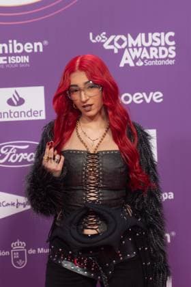 Photocall of Los40 Music Awards Santander 2025 in Valencia Singer De la Rose during the photocall prior to the Los40 Music Awards Santander 2025, at the Roig Arena, on November 7, 2025, in Valencia, Comunidad Valenciana Spain This edition marks the 20th anniversary of the awards, considered one of the most important music events in Spain and internationally 07 NOVEMBER 2025 MUSIC FAMOUS SINGERS LOS 40 POSED PHOTOCALL Valencia Comunidad Valenciana Valencia Comunidad Valenciana Spain  Copyright: xJorgexGilx 7085032