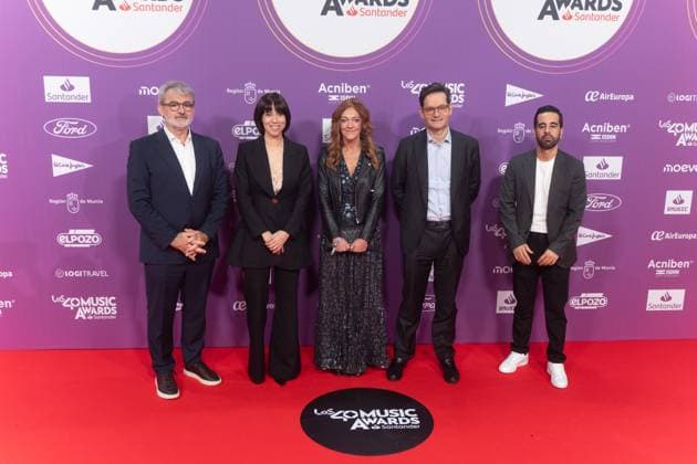 Photocall of Los40 Music Awards Santander 2025 in Valencia The Minister of Science, Innovation and Universities, Diana Morant 2i , during the photocall prior to the Los40 Music Awards Santander 2025, at the Roig Arena, on November 7, 2025, in Valencia, Comunidad Valenciana Spain This edition marks the 20th anniversary of the awards, considered one of the most important music events in Spain and internationally 07 NOVEMBER 2025 MUSIC FAMOUS SINGERS LOS 40 POSED PHOTOCALL Valencia Comunidad Valenciana Valencia Comunidad Valenciana Spain  Copyright: xJorgexGilx 7085026