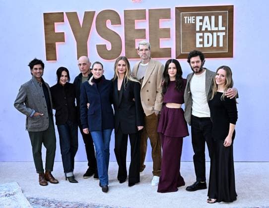 ˜Nobody Want This™ FYC Event Manish Raval, Jenni Konner, Bruce Eric Kaplan, Sara Foster, Justine Lupe, Timothy Simons, Jackie Tohn, Adam Brody and Kristen Bell arriving to ˜Nobody Want This™ FYC event held at the Netflix Tudum Theater on November 7, 2025 in Hollywood, Ca. Hollywood Netflix Tudum Theater California USA Copyright: xStarbuck AFF-USA.COMx