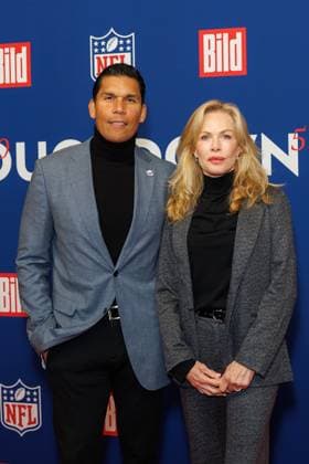 Reception BILD NFL TOUCHDOWN BERLIN Donnie Edwards and Kathryn Edwards at the BILD TOUCHDOWN BERLIN National Football League reception, on the occasion of the first regular season game of the NFL teams Indianapolis Colts vs Atlanta Falcons on 07 11 2025 at the Axel Springer Hochhaus in Berlin Copyright: xEventpressxKochanx
