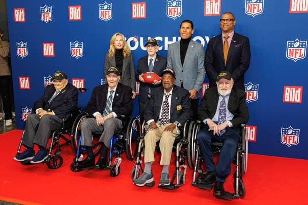 Reception BILD NFL TOUCHDOWN BERLIN Frank Arthur Athanason, Hilbert Hibby Margol, Kathryn Edwards, Fred J Nungesser Jr , Enoch Woody Woodhouse, Donnie Edwards, Gideon Kantor and Mike Rucker at the BILD TOUCHDOWN BERLIN National Football League reception, on the occasion of the first regular season game of the NFL teams Indianapolis C Copyright: xEventpressxKochanx