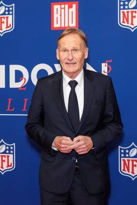 Reception BILD NFL TOUCHDOWN BERLIN Hans Joachim Watzke at the BILD TOUCHDOWN BERLIN National Football League reception, on the occasion of the first regular season game of the NFL teams Indianapolis Colts vs Atlanta Falcons on 07 11 2025 at the Axel Springer Hochhaus in Berlin Copyright: xEventpressxKochanx