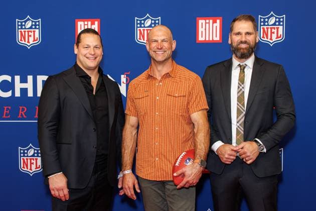 Reception BILD NFL TOUCHDOWN BERLIN Markus Kuhn, Joe Thomas and Sebastian Vollmer at the BILD TOUCHDOWN BERLIN National Football League reception, on the occasion of the first regular season game of the NFL teams Indianapolis Colts vs Atlanta Falcons on 07 11 2025 at the Axel Springer Hochhaus in Berlin Copyright: xEventpressxKochanx