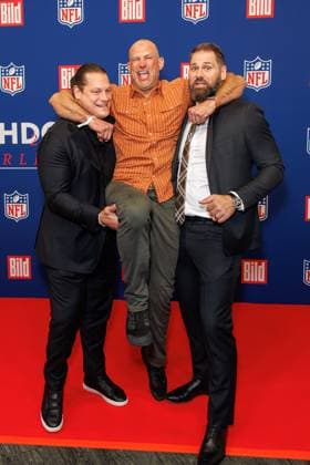Reception BILD NFL TOUCHDOWN BERLIN Markus Kuhn, Joe Thomas and Sebastian Vollmer at the BILD TOUCHDOWN BERLIN National Football League reception, on the occasion of the first regular season game of the NFL teams Indianapolis Colts vs Atlanta Falcons on 07 11 2025 at the Axel Springer Hochhaus in Berlin Copyright: xEventpressxKochanx