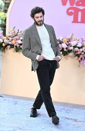 ˜Nobody Want This™ FYC Event Adam Brody arriving to ˜Nobody Want This™ FYC event held at the Netflix Tudum Theater on November 7, 2025 in Hollywood, Ca. Hollywood Netflix Tudum Theater California USA Copyright: xStarbuck AFF-USA.COMx