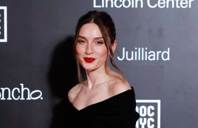 Mar a Valverde arrives on the red carpet for the El Canto De Las Manos New York Screening at David Geffen Hall on Friday, November 7, 2025 in New York City.  NYP20251107192 JOHNxANGELILLO