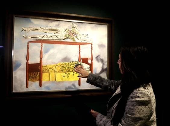 November 7, 2025, New York, New York, USA: A woman seen with El sueno (La cama) 1940 by artist Frida Kahlo, estimate $40 million - $60 million, during November Marquee Week 2025 during SothebyÃ¢â‚¬â ¢s Opening of the New Global Headquarters at the Breuer. New York USA - ZUMAk03_ 20251107_zaf_k03_048 Copyright: xNancyxKaszermanx