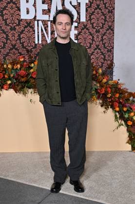 ˜The Beast In Me™ FYC Event Matthew Rhys arriving to ˜The Beast In Me™ FYC event held at the Netflix Tudum Theater on November 7, 2025 in Hollywood, Ca. Hollywood Netflix Tudum Theater California USA Copyright: xLisaxOConnor xAFF-USA.COMx