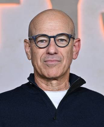 ˜The Beast In Me™ FYC Event Howard Gordon arriving to ˜The Beast In Me™ FYC event held at the Netflix Tudum Theater on November 7, 2025 in Hollywood, Ca. Hollywood Netflix Tudum Theater California USA Copyright: xLISAxOConnor xAFF-USA.COMx