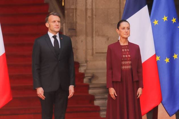 French President Emmanuel Macron working visit to Mexico Mexico™s President Claudia Sheinbaum Pardo and French President Emmanuel Macron during the welcome ceremony as part of Emmanuel Macron working visit to Mexico at the National Palace. on November 7, 2025 in Mexico City, Mexico. Mexico City CDMX Mexico Copyright: xCarlosxSantiagox