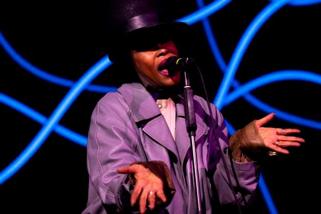 Erykah Badu In Concert Erykah Badu performs live in concert at Alcatraz in Milano, Italy, on November 7, 2025. Milano Milano Italy  Copyright: xMairoxCinquettix originalFilename: cinquetti-erykahba251108_np2km.jpg