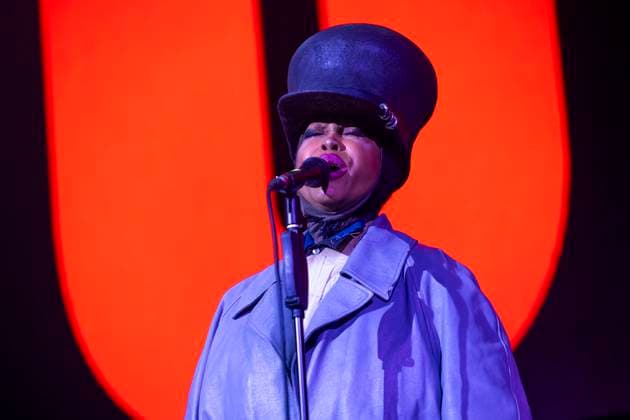 Erykah Badu In Concert Erykah Badu performs live in concert at Alcatraz in Milano, Italy, on November 7, 2025. Milano Milano Italy  Copyright: xMairoxCinquettix originalFilename: cinquetti-erykahba251108_np1Fi.jpg
