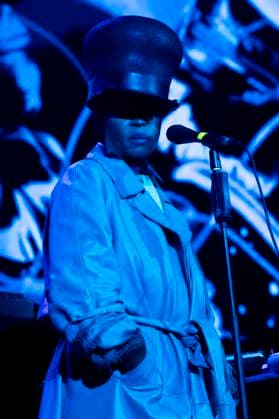 Erykah Badu In Concert Erykah Badu performs live in concert at Alcatraz in Milano, Italy, on November 7, 2025. Milano Milano Italy  Copyright: xMairoxCinquettix originalFilename: cinquetti-erykahba251108_np2uQ.jpg