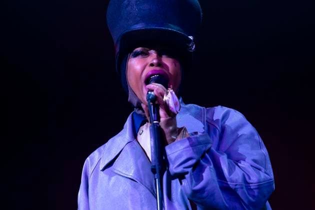 Erykah Badu In Concert Erykah Badu performs live in concert at Alcatraz in Milano, Italy, on November 7, 2025. Milano Milano Italy  Copyright: xMairoxCinquettix originalFilename: cinquetti-erykahba251108_npIhJ.jpg