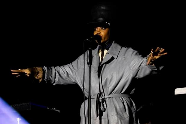 Erykah Badu In Concert Erykah Badu performs live in concert at Alcatraz in Milano, Italy, on November 7, 2025. Milano Milano Italy  Copyright: xMairoxCinquettix originalFilename: cinquetti-erykahba251108_np349.jpg
