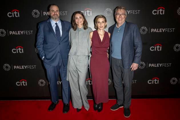 PaleyFest NY 2025: Apple TV s Pluribus , New York, New York, USA - 07 Nov 2025 (L-R) Alan Sepinwall, Karolina Wydra, Rhea Seehorn and Vince Gilligan attend Apple TV s Pluribus during PaleyFest NY 2025 at The Paley Museum in New York City. New York United States Copyright: xRonxAdarx xSOPAxImagesx _radar_paley_20251107_00034