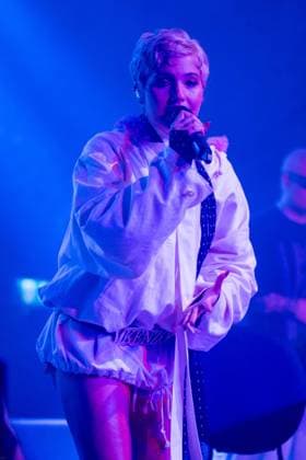 Mabel live at The Village Underground Mabel performing live at The Village Underground, London, UK, 07 November 2025., Credit:JIMMY JAMES Avalon UK, London  Copyright: xJIMMYxJAMESx xAvalonx 1051041256
