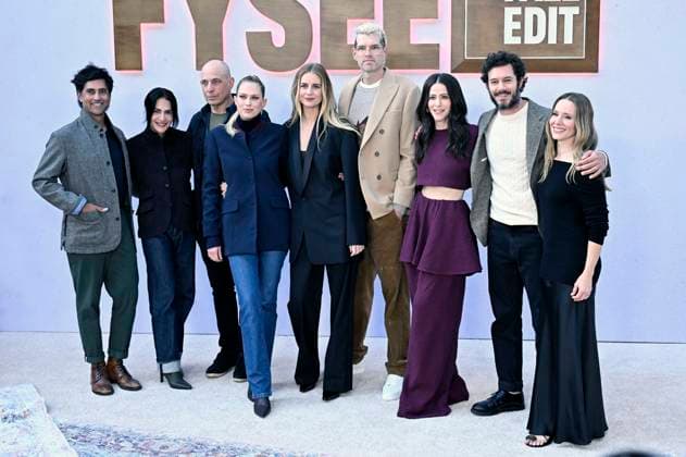 Manish Raval, Jenni Konner, Bruce Eric Kaplan, Zuri Hall, Erin Foster, Justine Lupe, Timothy Simons, Jackie Tohn, Adam Brody and Kristen Bell at the FYC event for the Netflix series Nobody Wants This at the Netflix Tudum Theater Los Angeles, 07 11 2025 Foto:xD.xStarbuckx xFuturexImagex nobody_5136