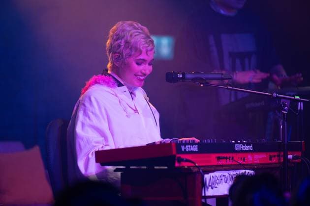 Mabel live at The Village Underground Mabel performing live at The Village Underground, London, UK, 07 November 2025., Credit:JIMMY JAMES Avalon UK, London  Copyright: xJIMMYxJAMESx xAvalonx 1051042779