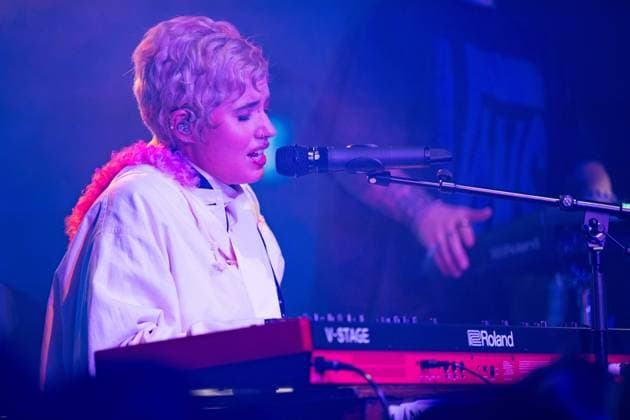 Mabel live at The Village Underground Mabel performing live at The Village Underground, London, UK, 07 November 2025., Credit:JIMMY JAMES Avalon UK, London  Copyright: xJIMMYxJAMESx xAvalonx 1051042881