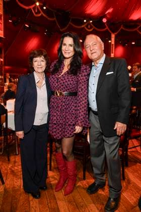 abb Palazzo Mariella Ahrens with her parents mother Svetla and father Reinhardt as guests at the Gala Premiere of Kolja Kleeberg and Hans Peter Wodarz 17 Dinner Show Unikate at PALAZZO Spiegelpalast on 07 11 2025 in Berlin Berlin Germany