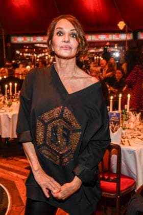 abb Palazzo Anouschka Renzi as guest at the gala premiere of Kolja Kleeberg and Hans Peter Wodarz 17 Dinner Show Unikate at PALAZZO Spiegelpalast on 07 11 2025 in Berlin Berlin Germany